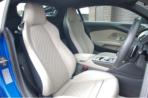 5.2 FSI V10 Plus Coupe 2dr Petrol S Tronic quattro (s/s) (610 ps)