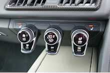 Audi R8 5.2 FSI V10 PLUS Coupe Auto  