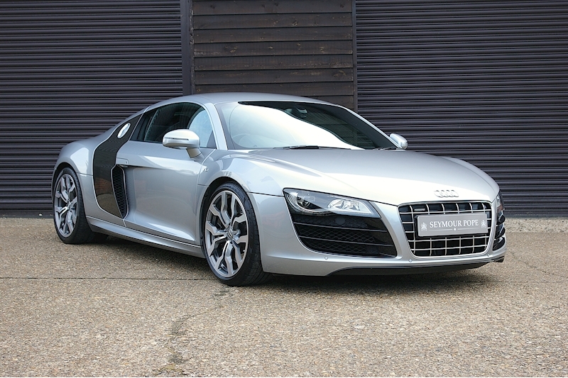 Audi R8 5.2 FSI V10 Coupe Quattro R-Tronic Automatic (Audi Exclusive Paint, Carbon Sigma Blades, Rev Camera, 14 x Audi Stamps +++) 