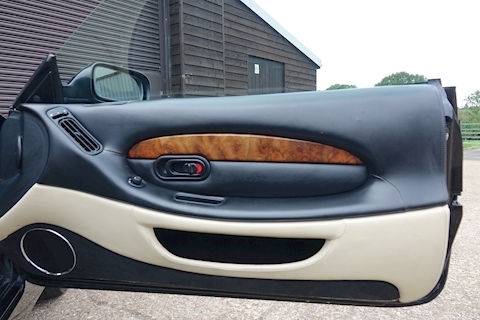 Aston Martin DB7 Vantage 5.9 V12 Coupe Automatic (Stunning Cherished Example)