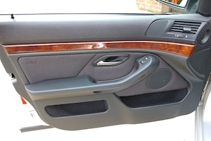 5 Series 525i M-Sport E39  Touring Automatic 2.5 5dr Touring Automatic Petrol