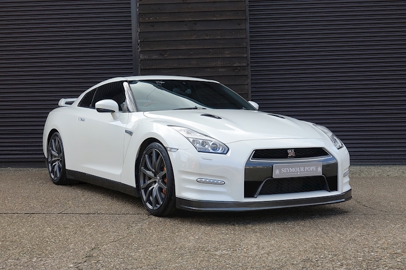 Nissan R35 GTR 3.8 V6 Recaro Coupe Auto 4WD (Stunning original / unmodified example)