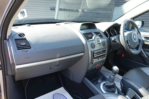 Megane Renaultsport 225 Lux 5 Door Manual Hatchback 2000 6 Speed Manual Petrol