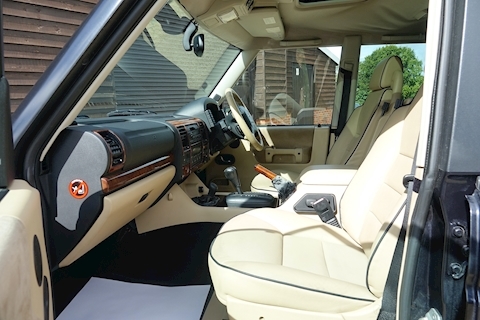 Discovery 4.0i V8 Royal Edition 7 Seats Automatic Estate 4.0 Automatic Petrol