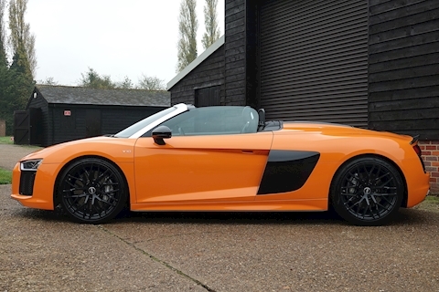 5.2 FSI V10 Plus Spyder 2dr Petrol S Tronic quattro Euro 6 (s/s) (610 ps)