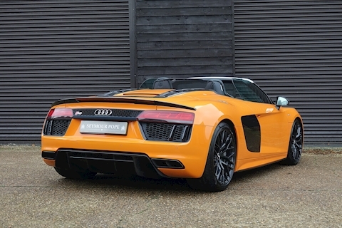 5.2 FSI V10 Plus Spyder 2dr Petrol S Tronic quattro Euro 6 (s/s) (610 ps)