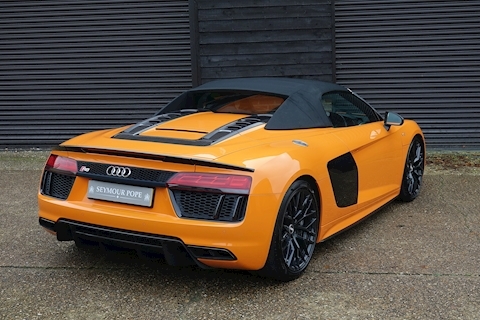 5.2 FSI V10 Plus Spyder 2dr Petrol S Tronic quattro Euro 6 (s/s) (610 ps)