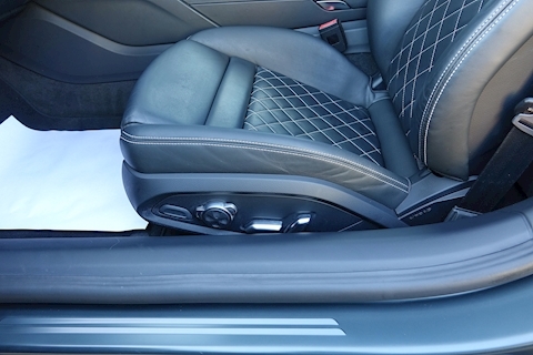 Audi R8 5.2 FSI V10 Plus Coupe S-Tronic Quattro Automatic (Stunning Ultra High Spec Example)