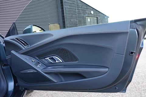 Audi R8 5.2 FSI V10 Plus Coupe S-Tronic Quattro Automatic (Stunning Ultra High Spec Example)