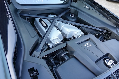 Audi R8 5.2 FSI V10 Plus Coupe S-Tronic Quattro Automatic (Stunning Ultra High Spec Example)