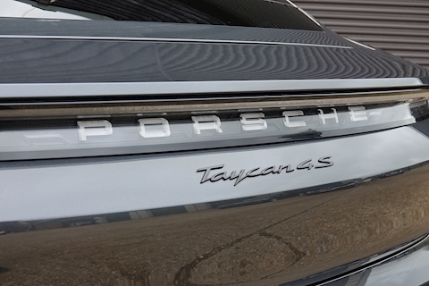 Porsche Taycan Performance Plus 93.4kWh 4S Saloon Automatic 4WD 571 PS (1 Owner, Ultra High Specification, Porsche Warranty)