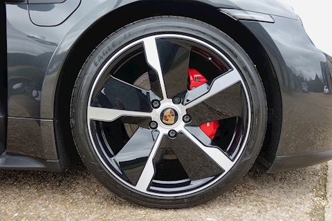 Porsche Taycan Performance Plus 93.4kWh 4S Saloon Automatic 4WD 571 PS (1 Owner, Ultra High Specification, Porsche Warranty)
