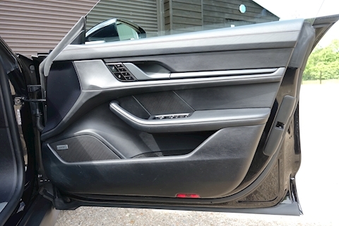 Porsche Taycan Turbo Performance Plus 93.4kWh Saloon Auto 4WD (Pan Roof, Sports Chrono, Rear Axel Steer, 18 x Adaptive Seats +++)