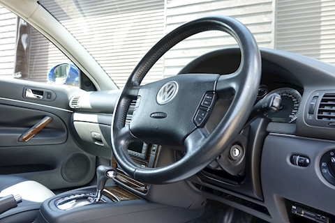 B5.5 4.0 W8 4 Motion Automatic Estate Estate 4000 Automatic Petrol