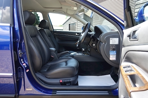 B5.5 4.0 W8 4 Motion Automatic Estate Estate 4000 Automatic Petrol