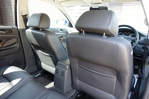 B5.5 4.0 W8 4 Motion Automatic Estate Estate 4000 Automatic Petrol