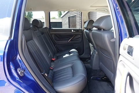 B5.5 4.0 W8 4 Motion Automatic Estate Estate 4000 Automatic Petrol