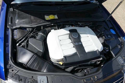B5.5 4.0 W8 4 Motion Automatic Estate Estate 4000 Automatic Petrol