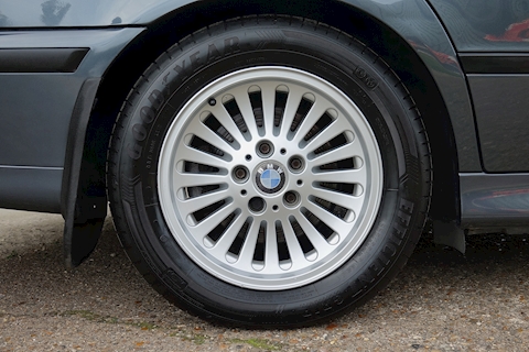 528I Touring Estate 2.8 Automatic Petrol