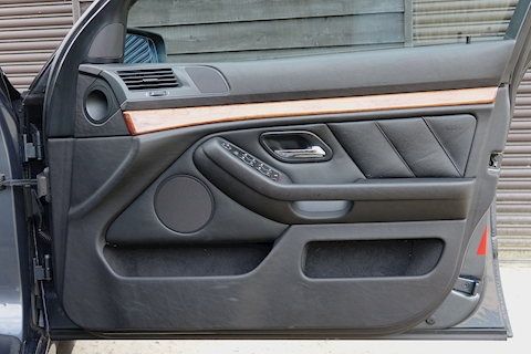 528I Touring Estate 2.8 Automatic Petrol