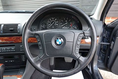 528I Touring Estate 2.8 Automatic Petrol