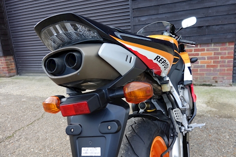 CBR1000RR SC57 MOTOR CYCLE 998 MANUAL PETROL