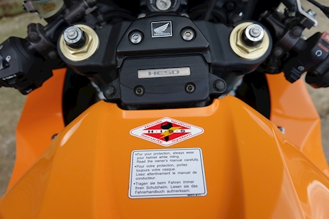 CBR1000RR SC57 MOTOR CYCLE 998 MANUAL PETROL