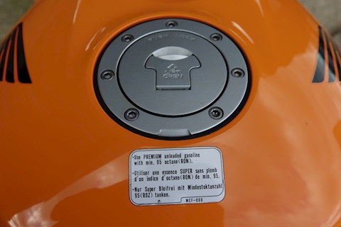CBR1000RR SC57 MOTOR CYCLE 998 MANUAL PETROL