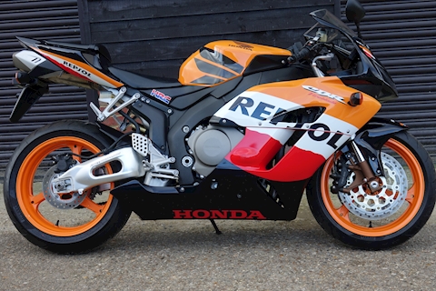 CBR1000RR SC57 MOTOR CYCLE 998 MANUAL PETROL
