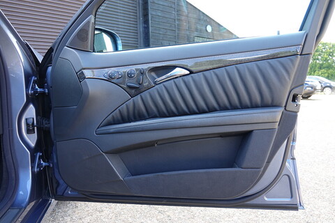 E320 Avantgarde Estate 7 G-Tronic Automatic Estate 3.2 Automatic Petrol