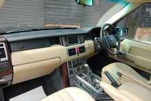 Land Rover Range Rover 4.4 V8 Vogue AWD Automatic 