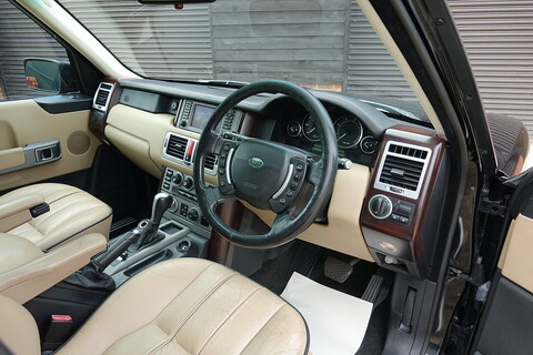Range Rover 4.4 V8 Vogue Petrol AWD Automatic (ULEZ Compliant, New MOT, Major Service)