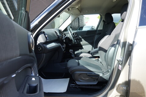 1.5 7.6kWh Cooper SE Auto ALL4 Euro 6  Hatchback 1500 Automatic Petrol Hybrid