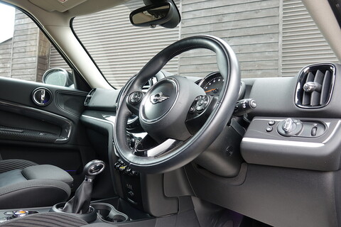 1.5 7.6kWh Cooper SE Auto ALL4 Euro 6  Hatchback 1500 Automatic Petrol Hybrid