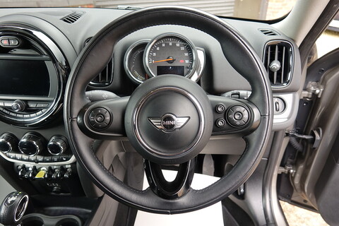 1.5 7.6kWh Cooper SE Auto ALL4 Euro 6  Hatchback 1500 Automatic Petrol Hybrid