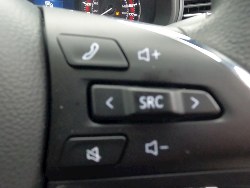 Maxus Deliver 9 Luton Tail Lift Base LWB - N1307