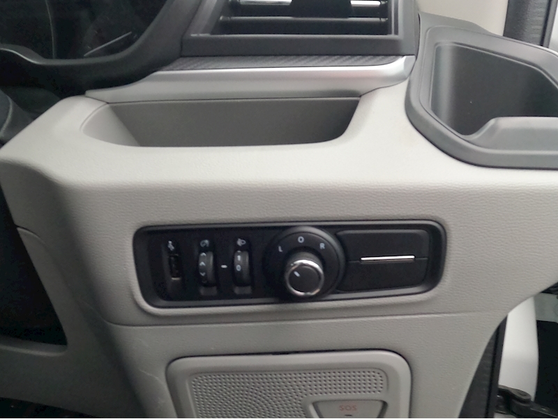 Maxus Deliver 9 Luton Tail Lift Base LWB - N1307