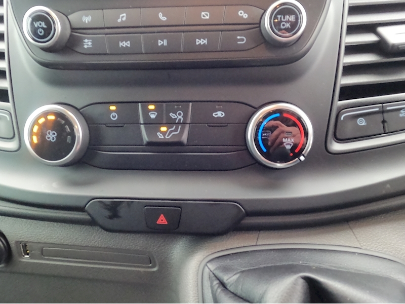 Ford Transit Double Cab Tipper DRW 350 Leader 1-Way Double Cab Tipper DRW L3 EU6 - N1309