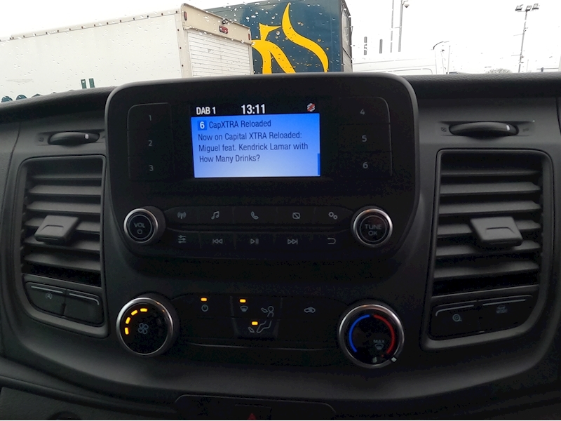 Ford Transit Double Cab Tipper DRW 350 Leader 1-Way Double Cab Tipper DRW L3 EU6 - N1309