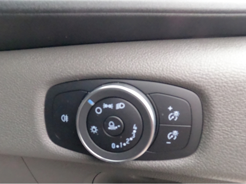 Ford Transit Double Cab Tipper DRW 350 Leader 1-Way Double Cab Tipper DRW L3 EU6 - N1309