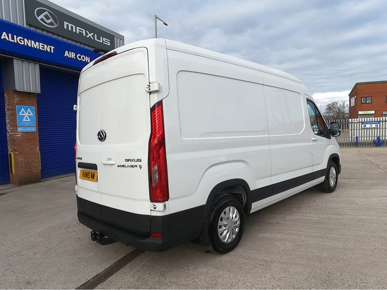 Lh Lux 88.5Kwh 0.0 5dr Panel Van Automatic Electric
