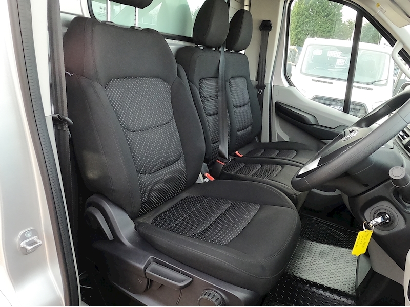 Maxus Deliver 9 Base Lwb Curtainside Tail Lift - N1362