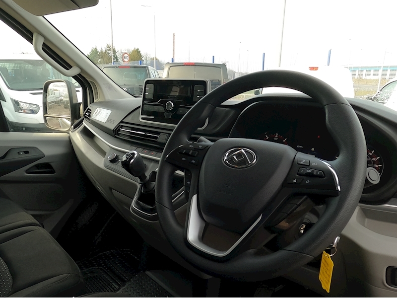 Maxus Deliver 9 Base Lwb Curtainside Tail Lift - N1362