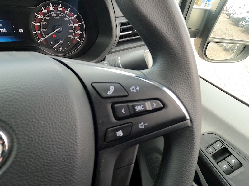 Maxus Deliver 9 Base Lwb Curtainside Tail Lift - N1362