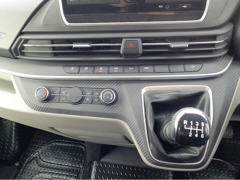 Maxus Deliver 9 Base Lwb Curtainside Tail Lift - N1362