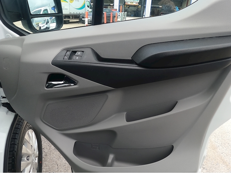 Maxus Deliver 9 Luton Tail Lift Lux LWB - N1759