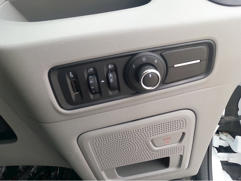 Maxus Deliver 9 Luton Tail Lift Lux LWB - N1759