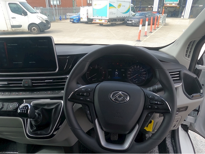 Maxus Deliver 9 Luton Tail Lift Lux LWB - N1759