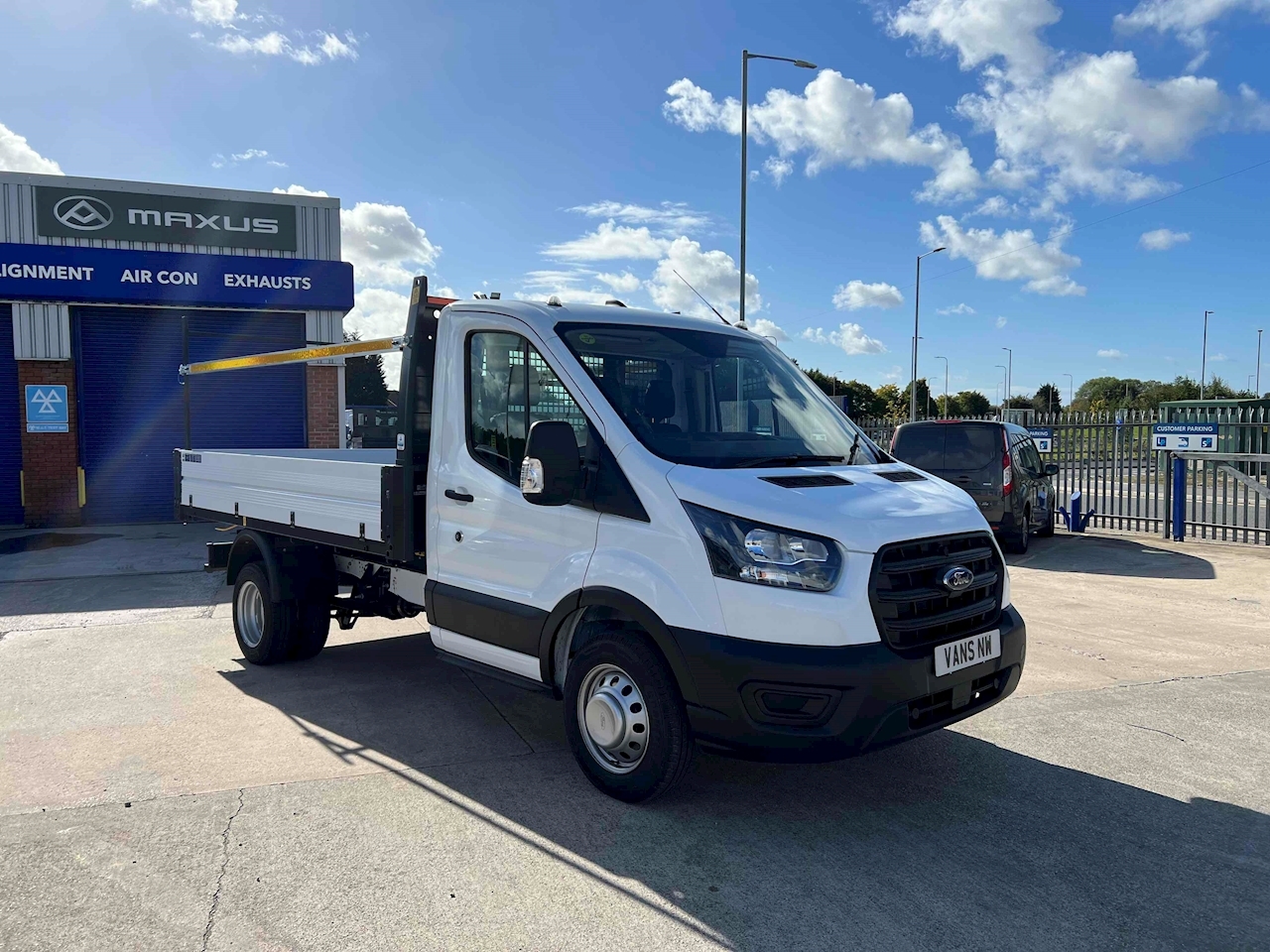 Transit tipper for store sale