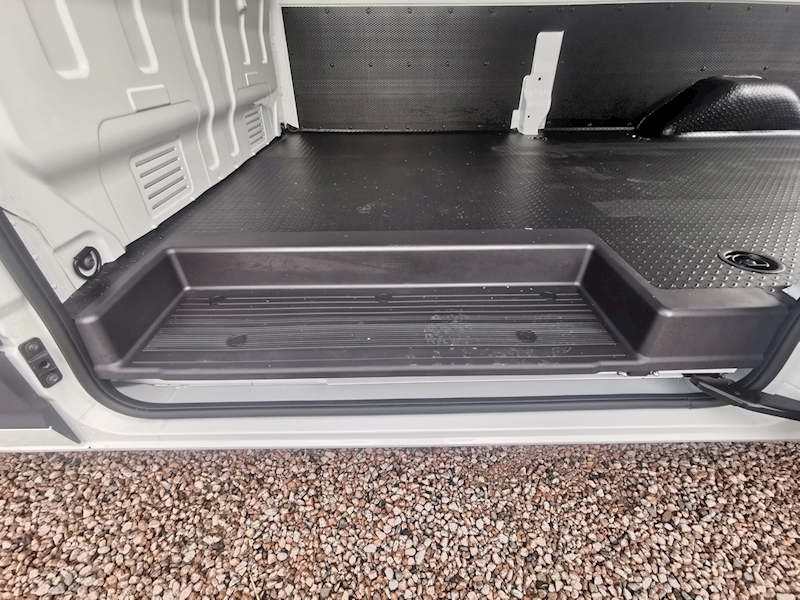 Maxus Deliver 9 Lux Lh P/V L3h2 RWD - N364